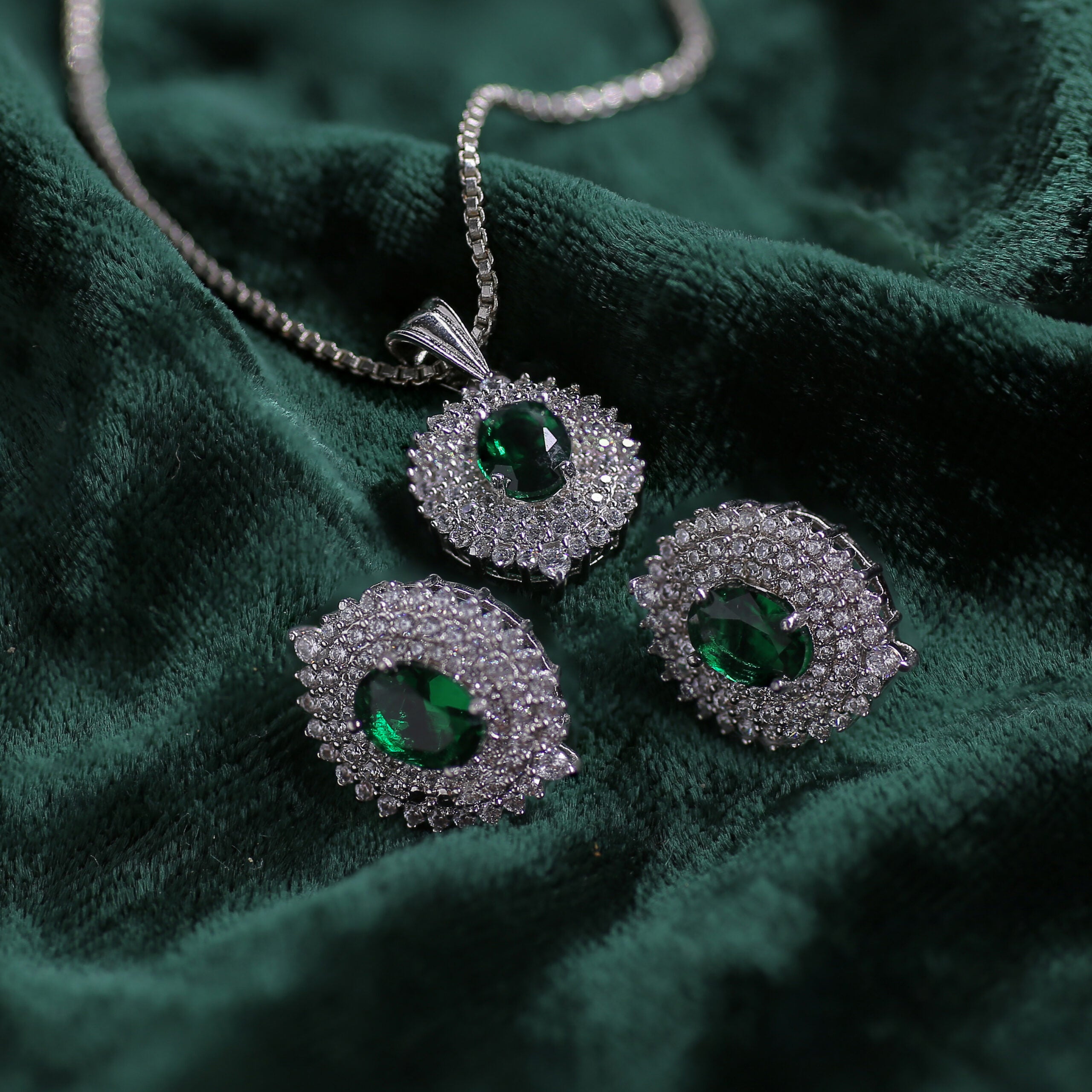 Green Glamour Pendant Set