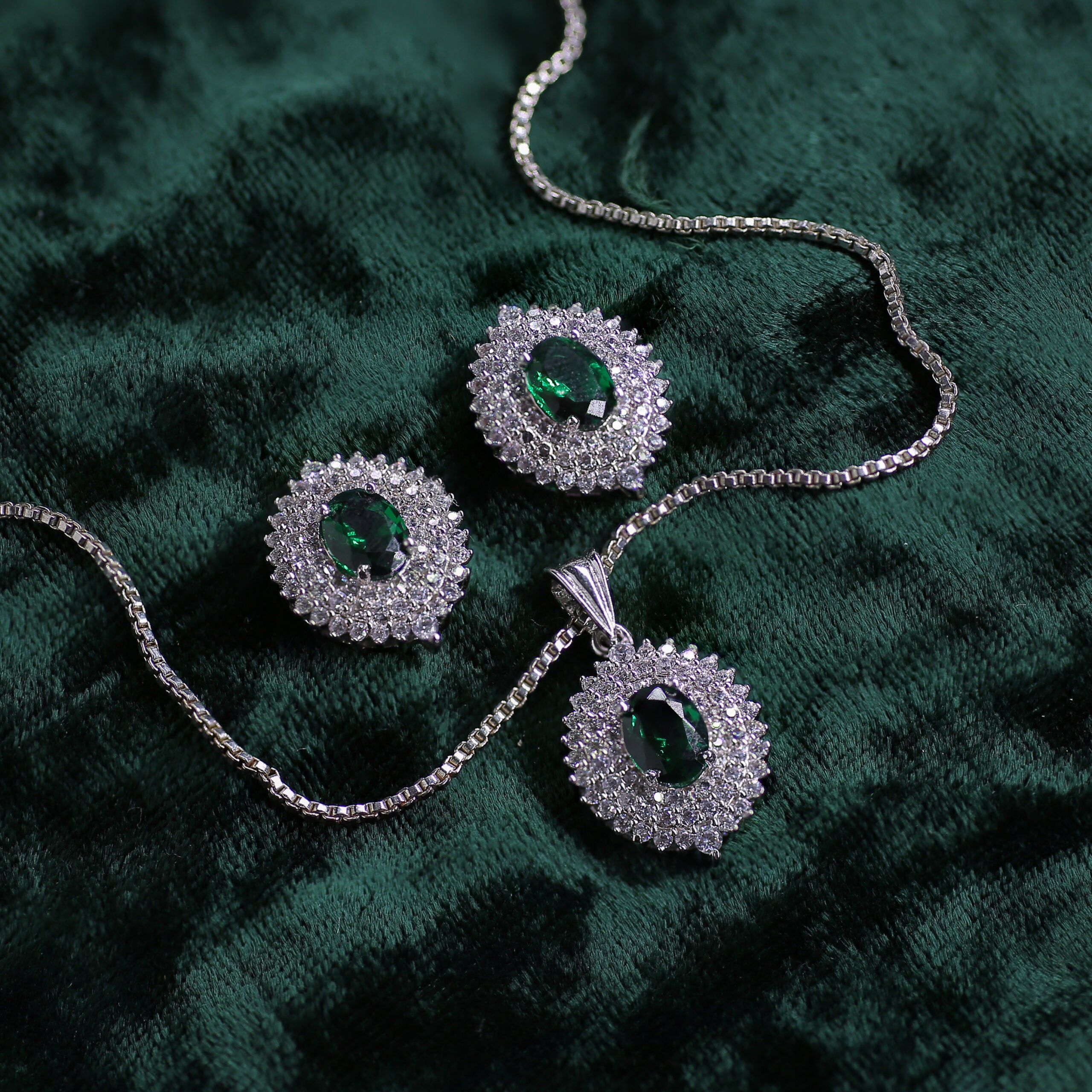 Green Glamour Pendant Set