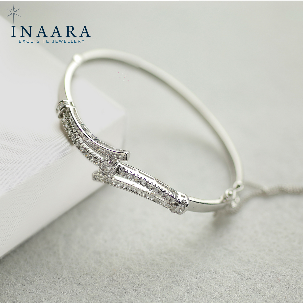 Sparkling Ribbon Bangle