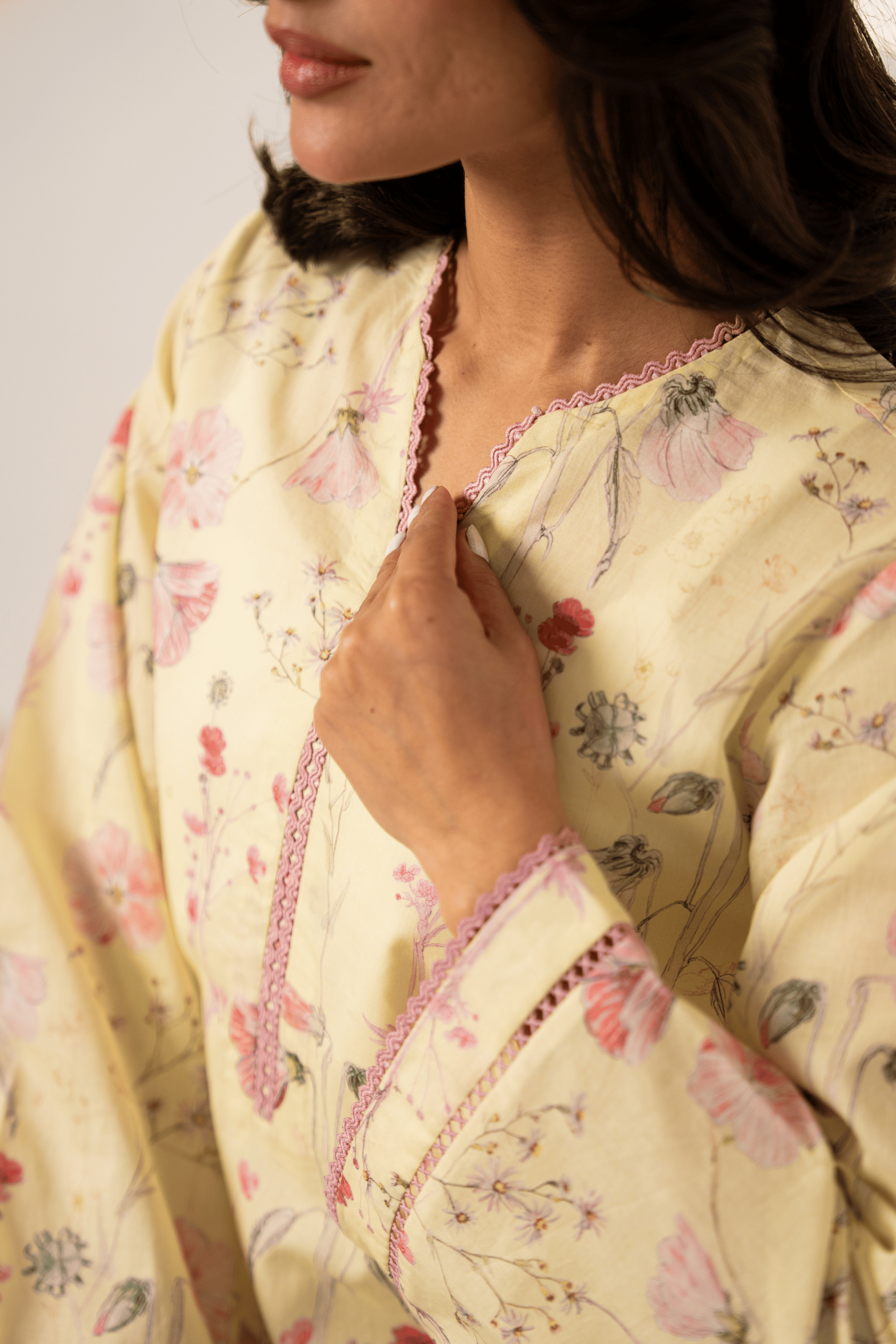 Pale Muse Kurta V-II – view 3
