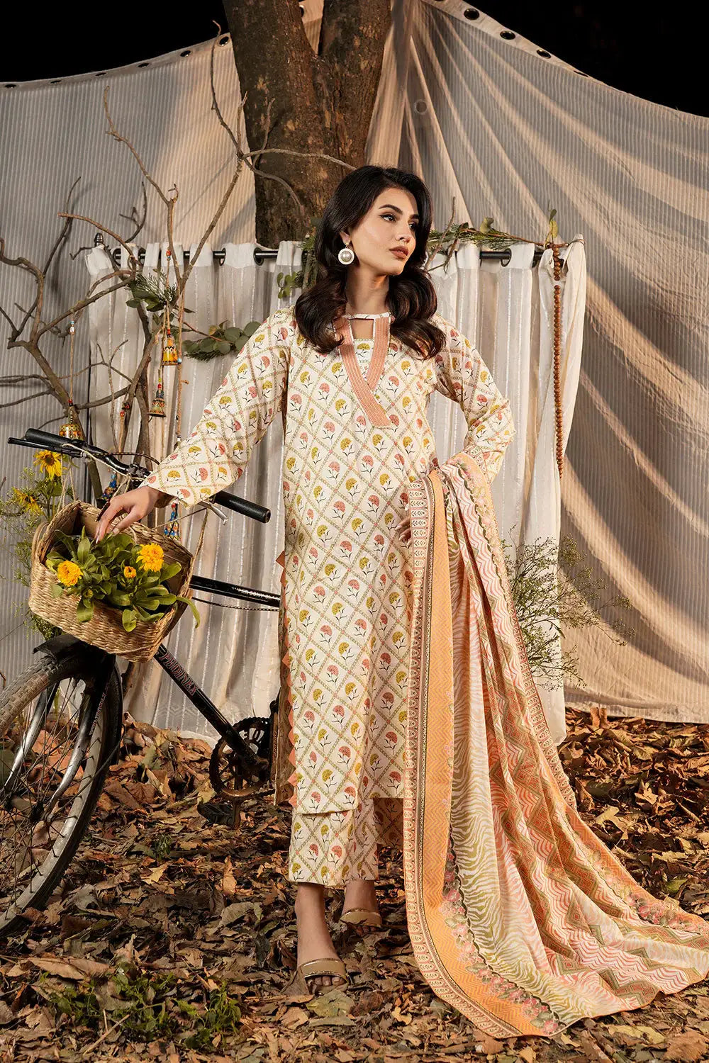 Safwa | Peach Gleam – 3PC Printed Lawn Ready to Wear (P000519) - Mmall
