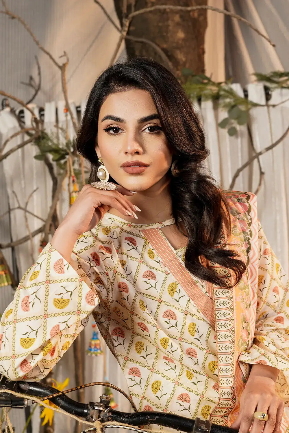 Safwa | Peach Gleam – 3PC Printed Lawn Ready to Wear (P000519) - Mmall
