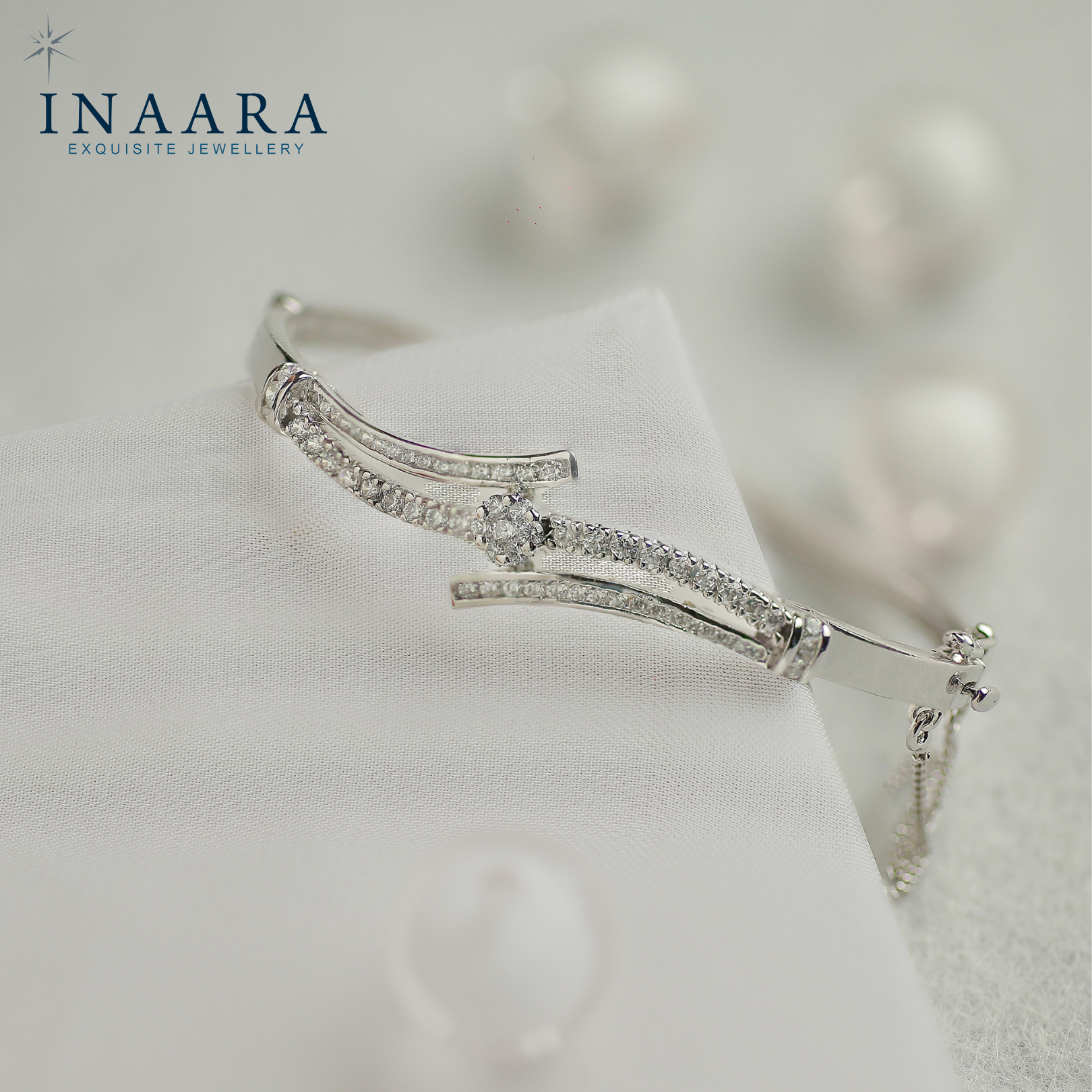 Sparkling Ribbon Bangle