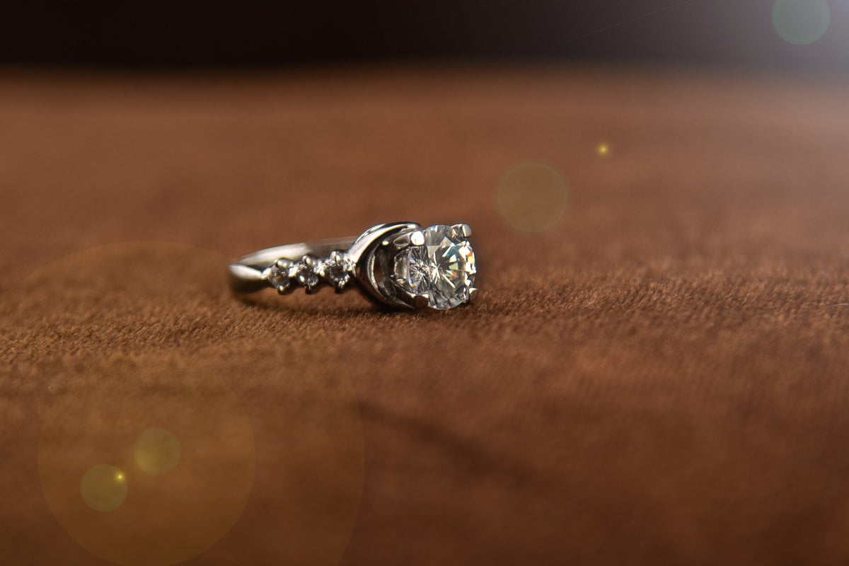 Round Zircon Ring