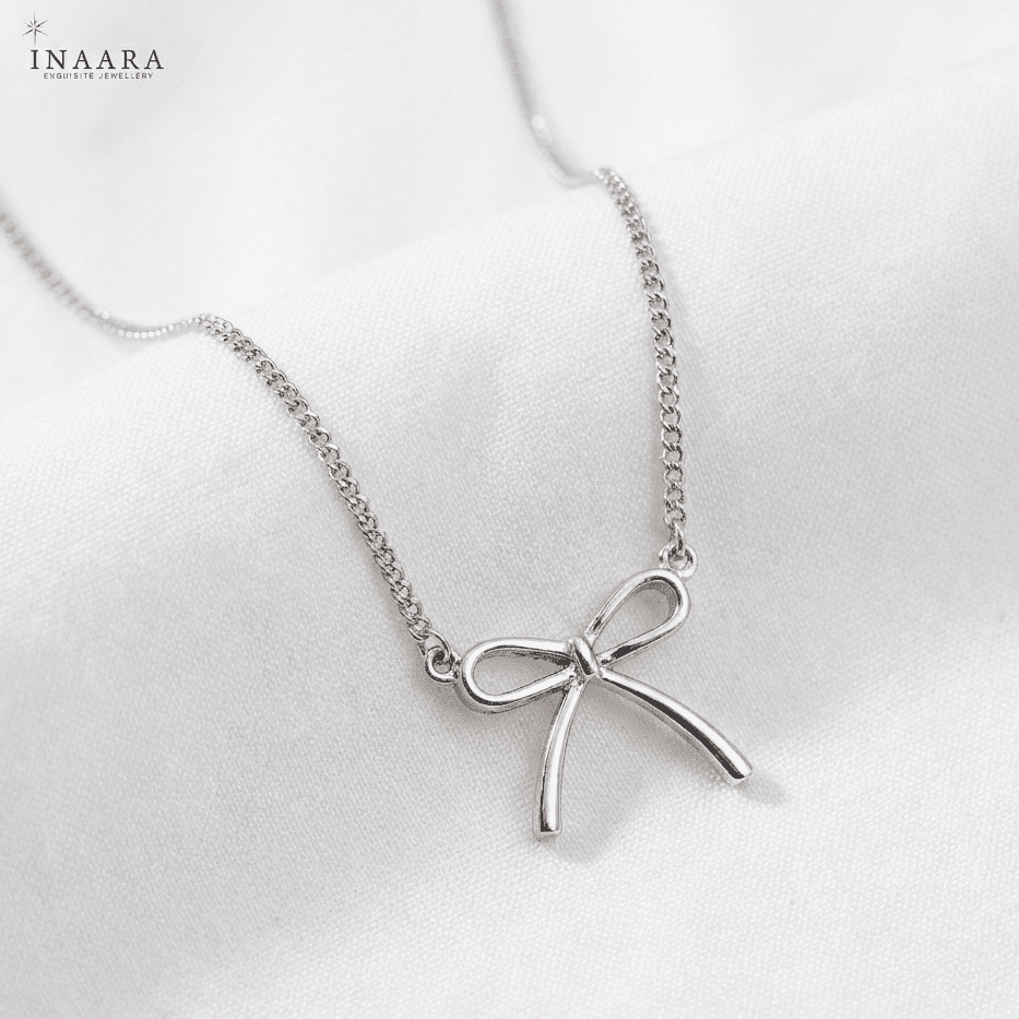 Maison Bow Pendant
