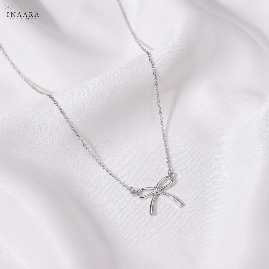 Maison Bow Pendant