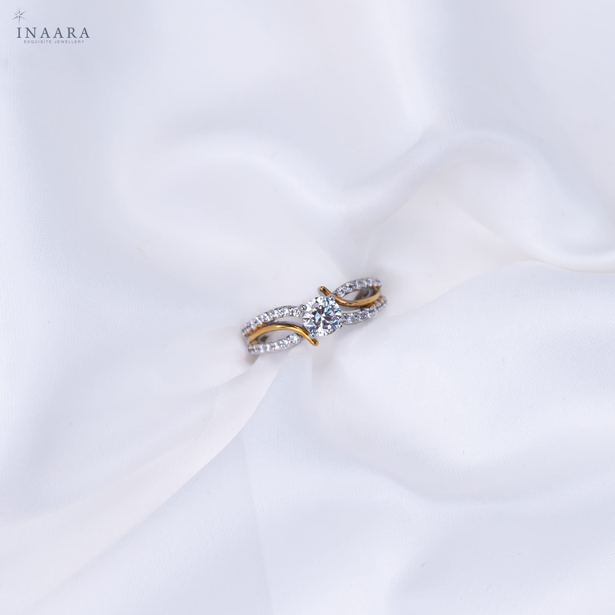 Curve Solitaire Ring