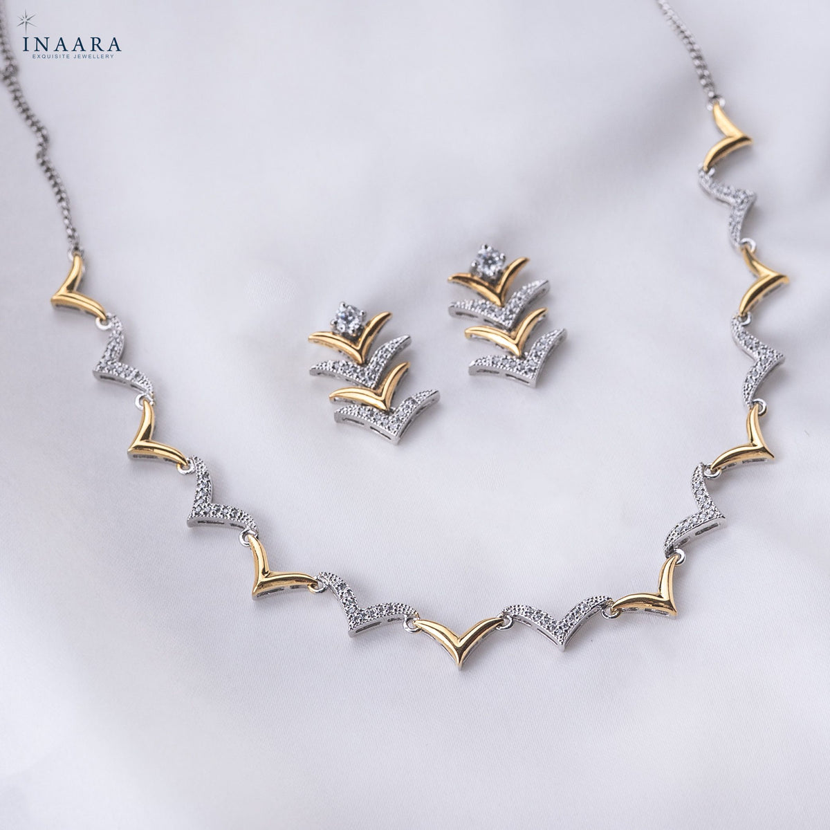 Dawn Crest Necklace Set