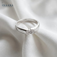 Elegant Solitaire Band