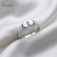 Elegant Solitaire Band