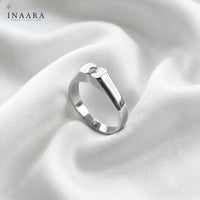 Elegant Solitaire Band