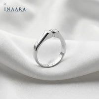 Elegant Solitaire Band