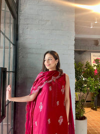 Crimson - Unstitch Luxury Lawn Suit – view 3
