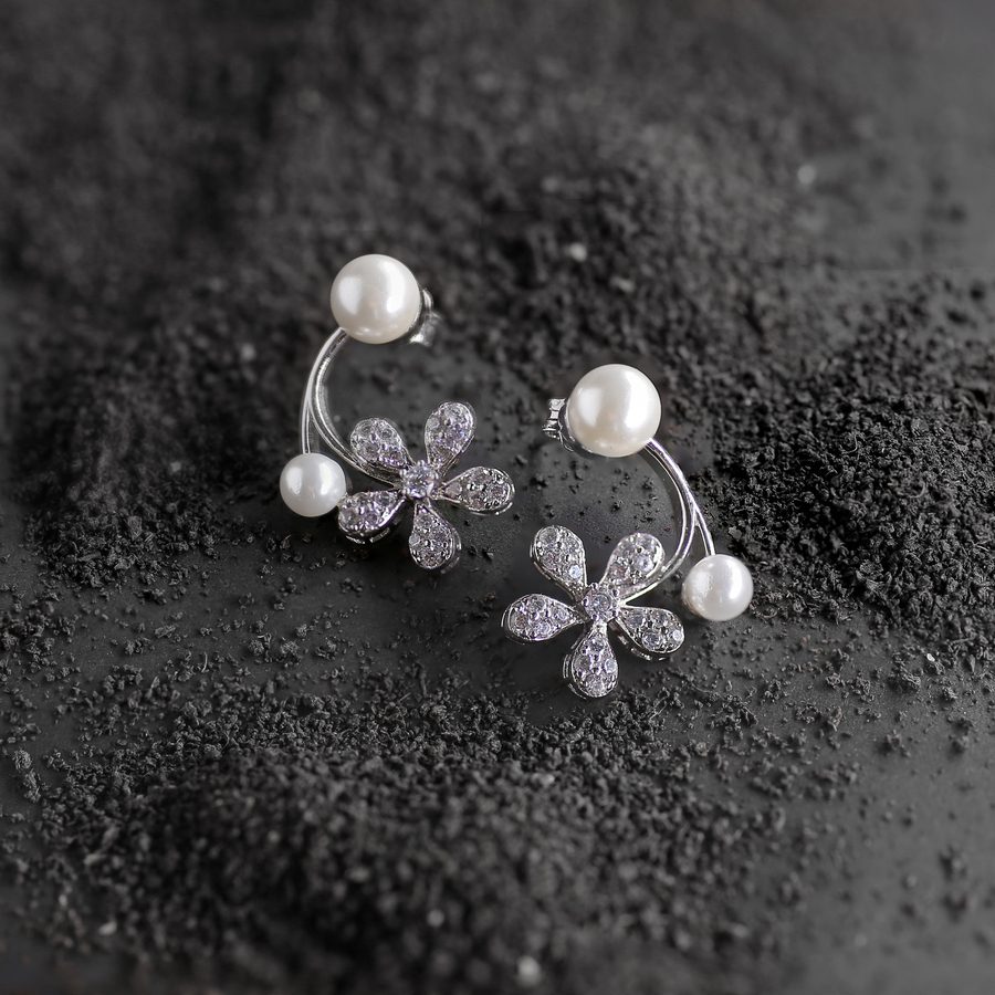 Moonpetal Pearl Earrings