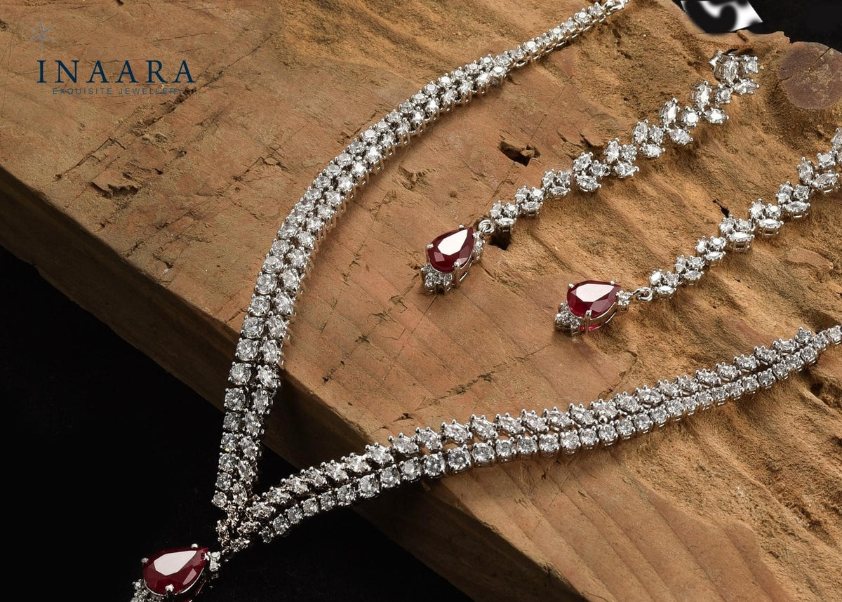 V-Shaped Necklace Set