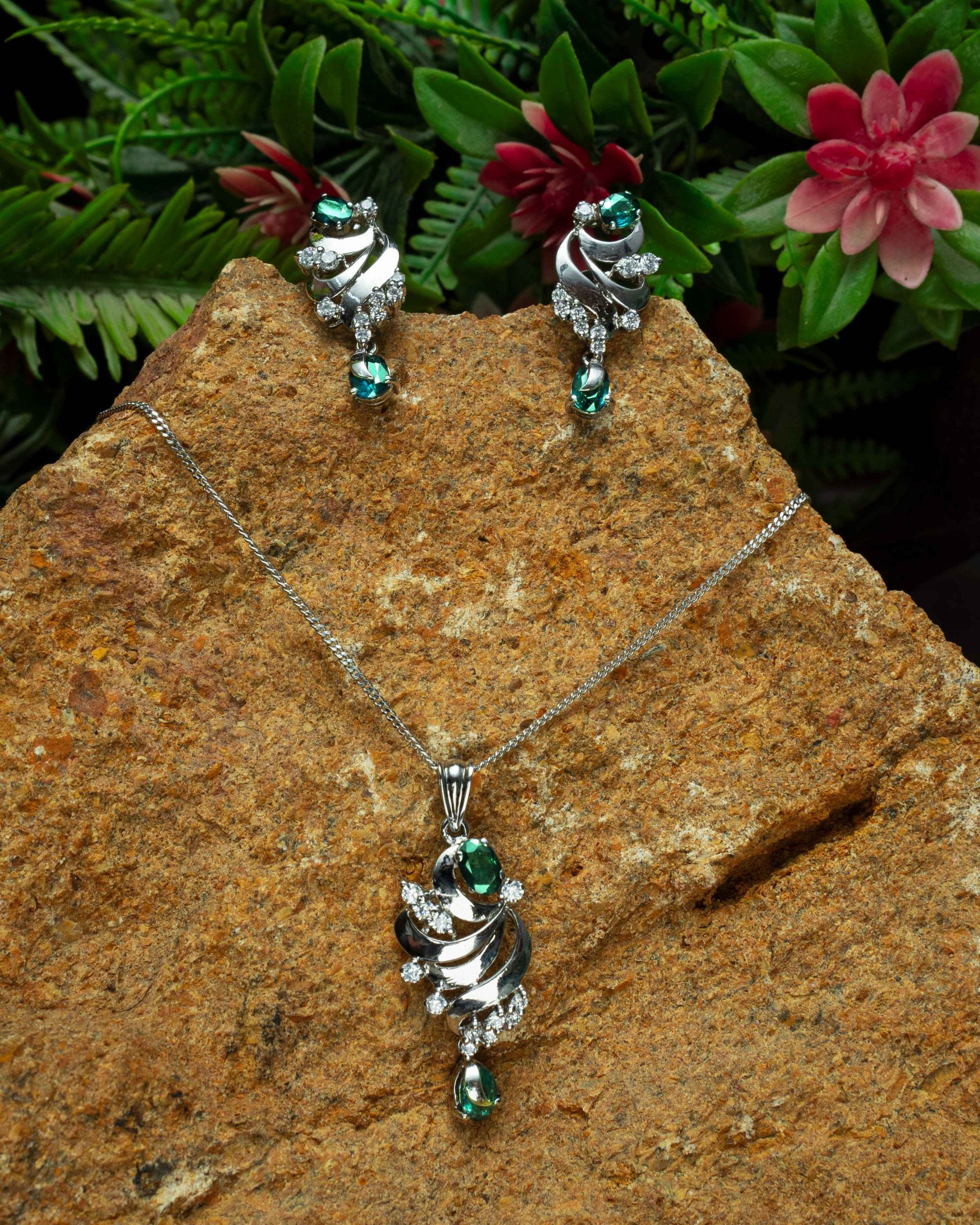 Blue Sapphire Lines Pendant Set