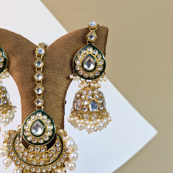 White Kundan Earring Tikka Set