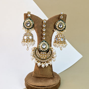 White Kundan Earring Tikka Set