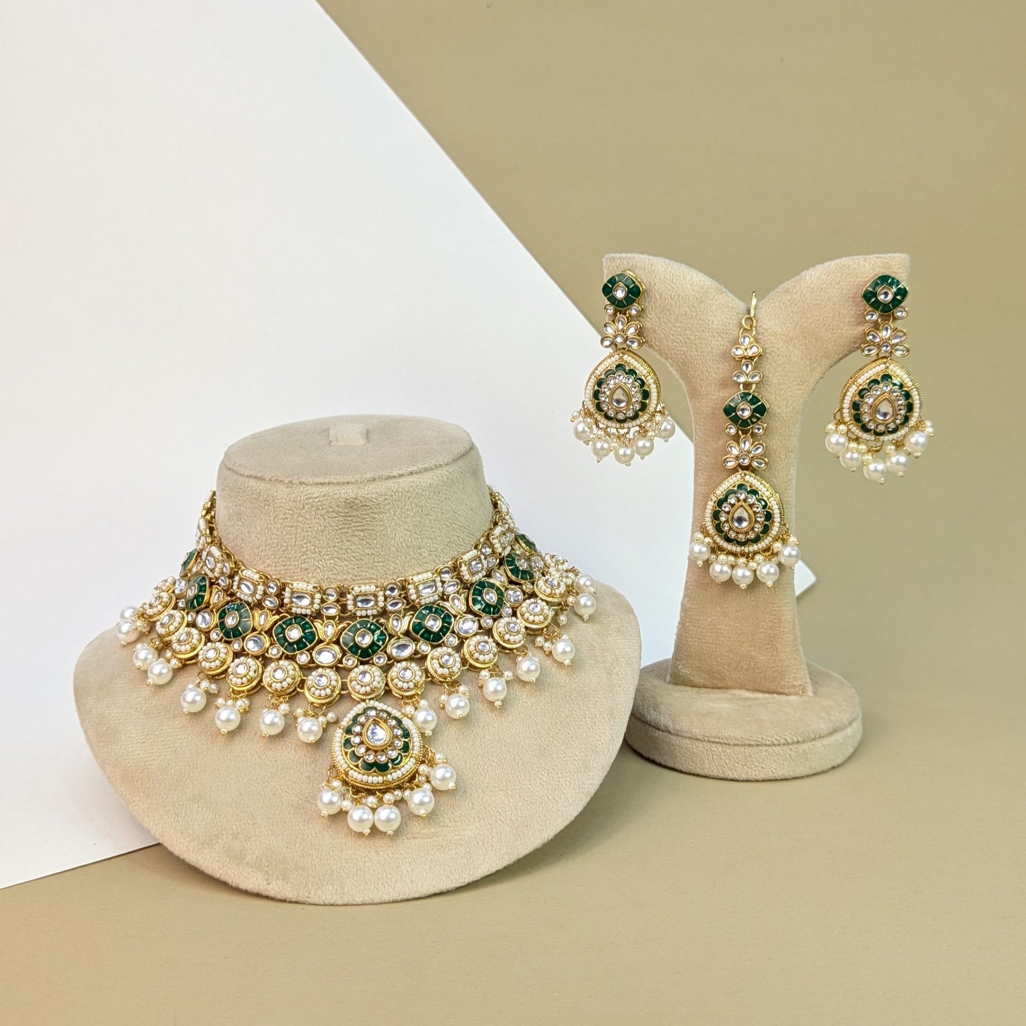 Emerald Kundan Necklace Set