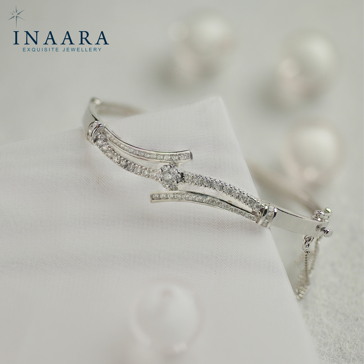 Sparkling Ribbon Bangle