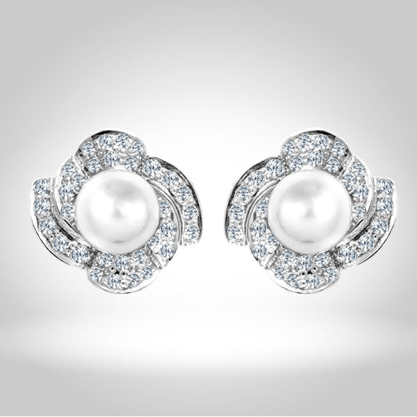 Wavy Pearl Earrings