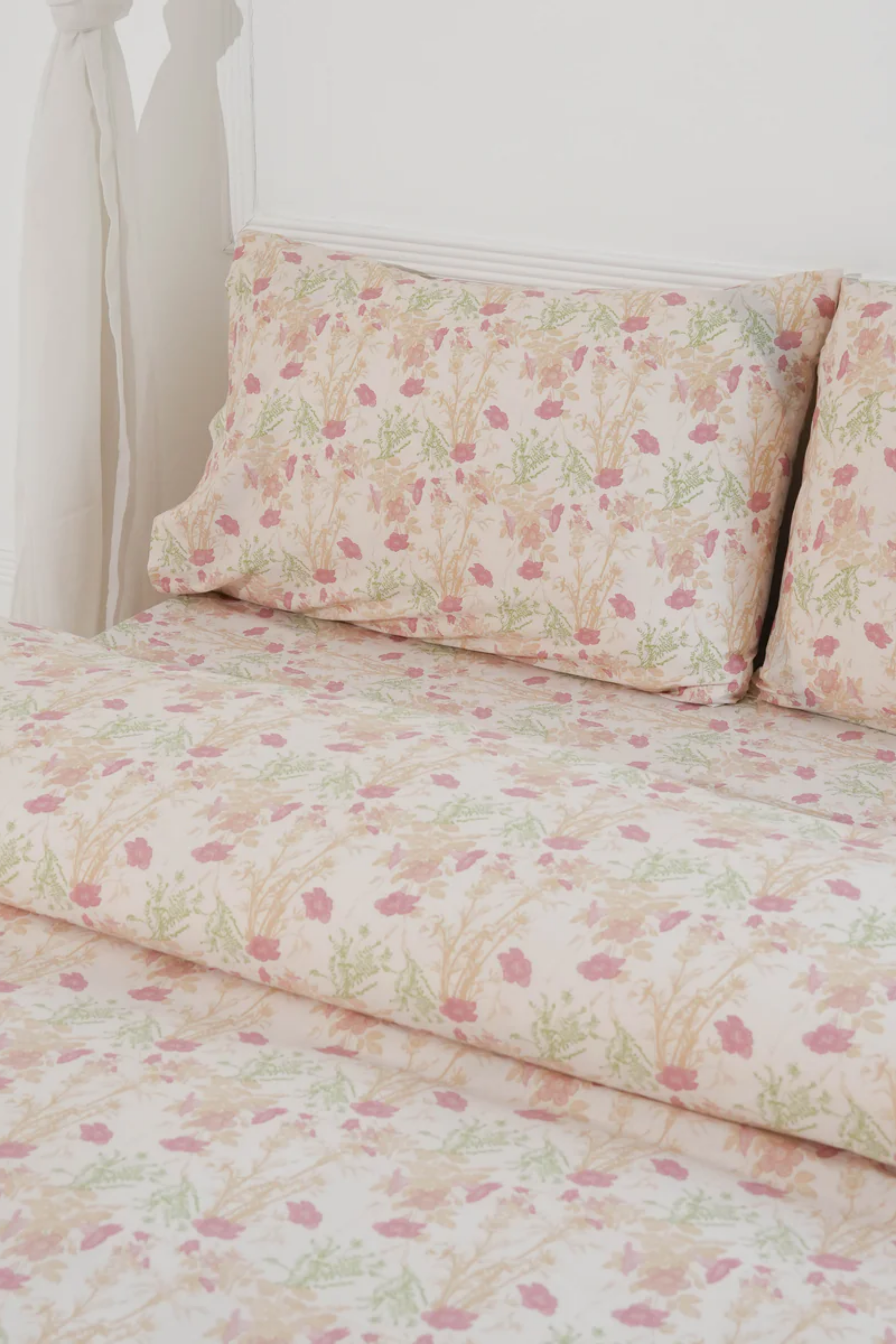 Allure Sateen Cushion Cover – view 5