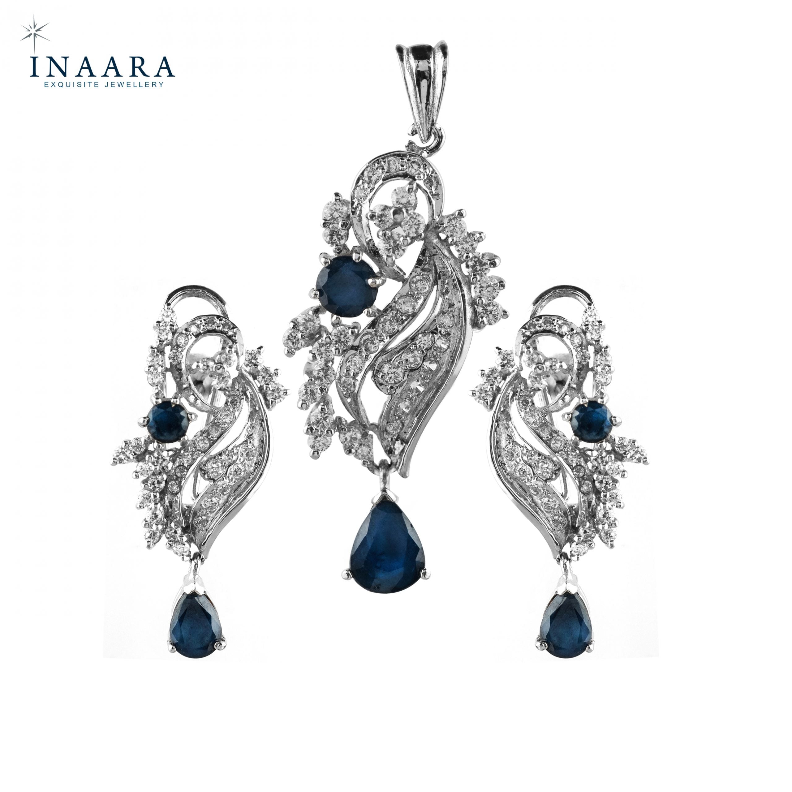 Glamorous Pendant Set
