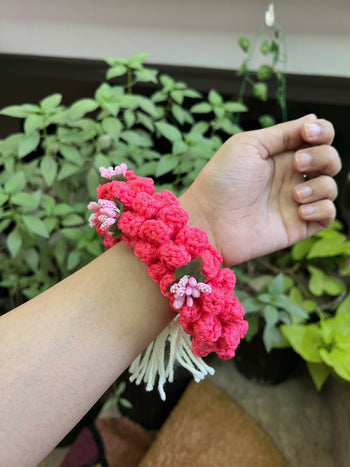 Gulaabi – Crochet Pink Gajra Gulyarn