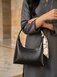 Paris Black women's shoulder bag in black by Bag X