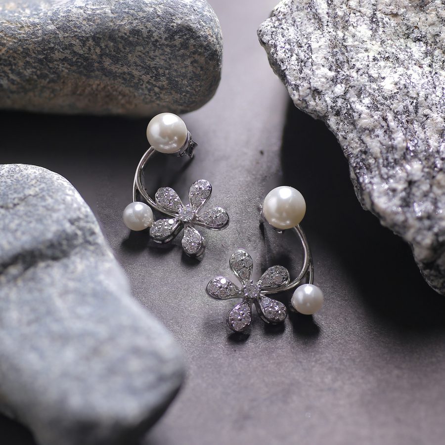 Moonpetal Pearl Earrings
