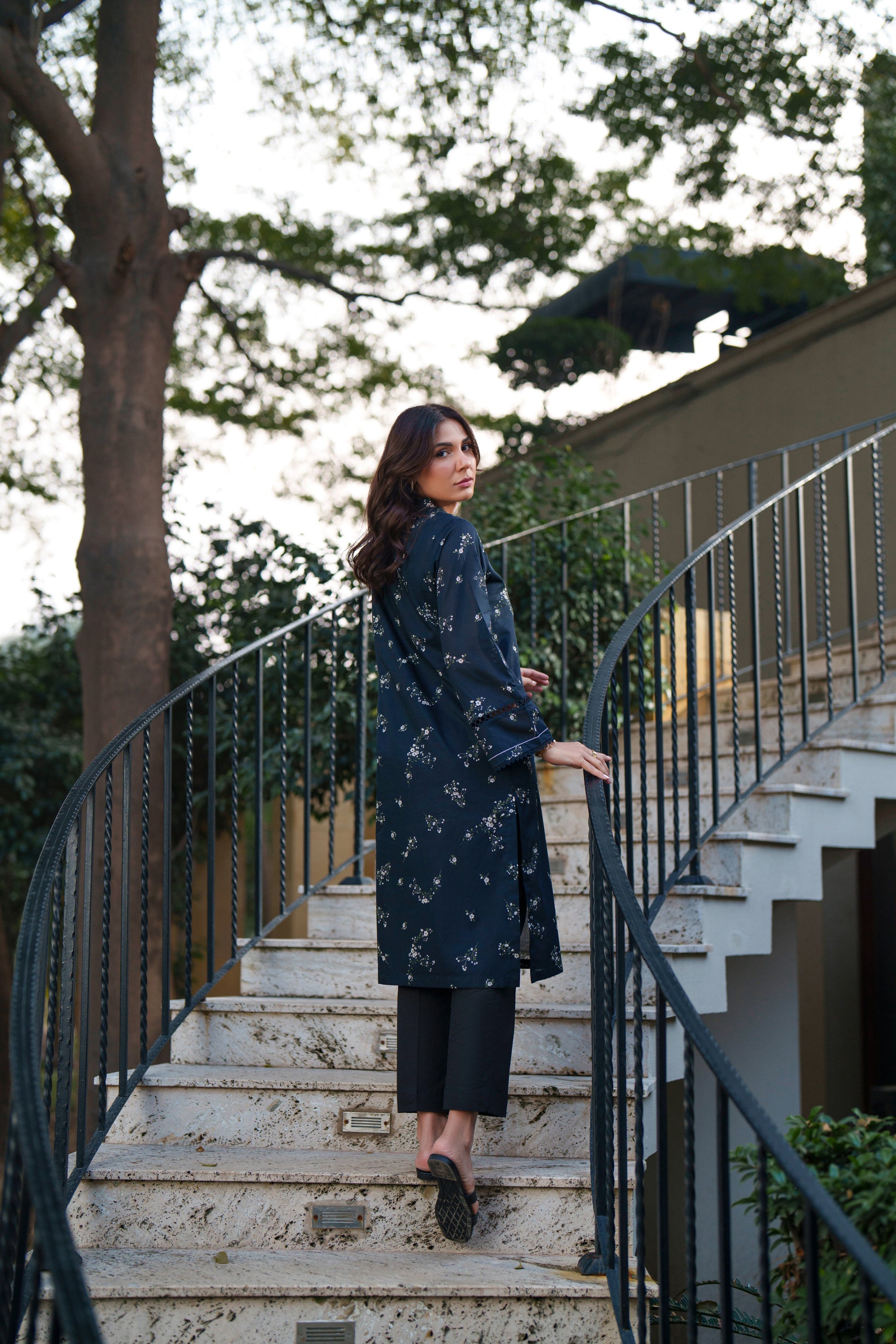 Noir Flora Kurta – view 5