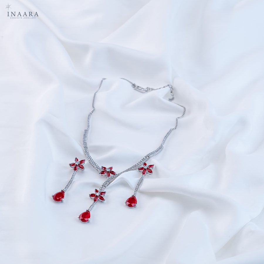 Scarlet Petal Necklace Set