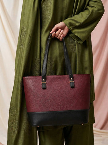 Grace Maroon / Black women's crossbody bag in black by Bag X